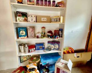 017-GAR: Christmas & Halloween Mystery Lot