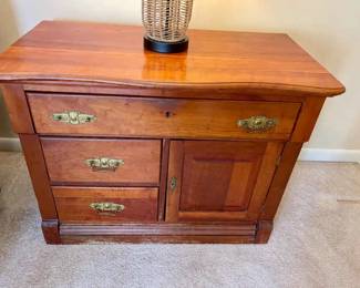 085-DEN: Antique Side Table