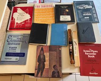 082-DEN: Music History and Method Books