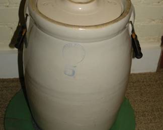 5-gallon churn with handles