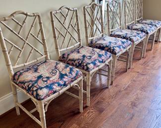 Set a 6 vintage chairs (made in Spain), need repainted, priced individually
