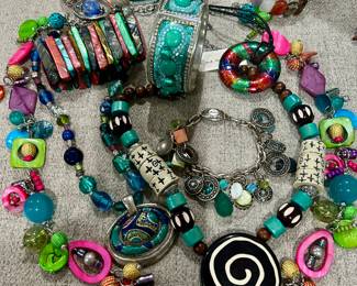 There are 100s pieces of jewelry!