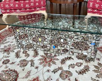 6’ round rug & vintage coffee table