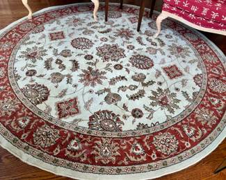7’10” round rug