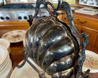 antique shell-shape biscuit holder