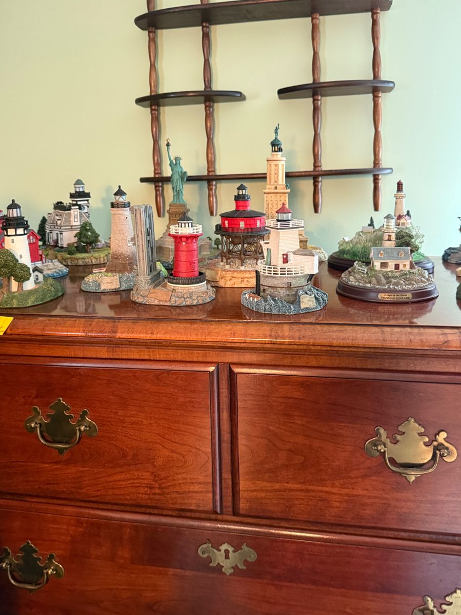 VINTAGE COLLECTIBLES GALORE