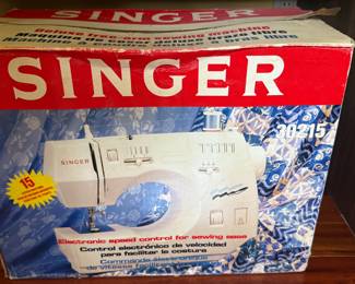SINGER SEWING MACHINE