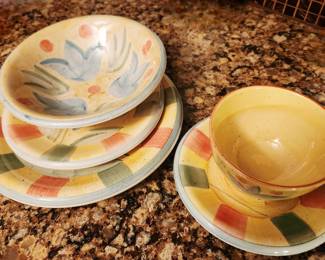 DINNERWARE