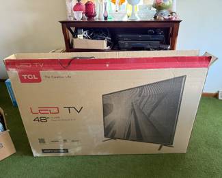Very lightly used flatscreen TV