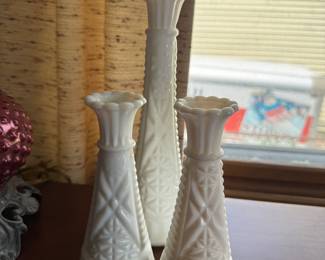 Vintage milk glass bud vases