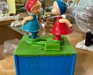 Vintage Yap Dutch kissing couple coin bank