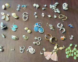 35 Pair Fashion Jewelry Earrings