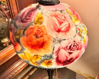 Rose Puffy Shade Table Lamp