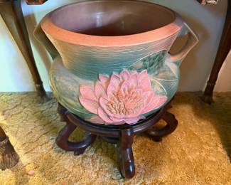 1940s Roseville Pottery Pink & Green Water Lily Jardiniere 663- 10"