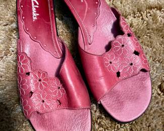 Clarks Women's Pink Leather Slide On Sandals with Embroidered Flowers