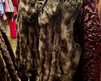 Racheal Zoe Faux Fur Vest – Size XL