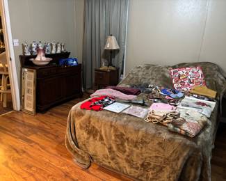 Beautiful vintage and modern furniture, lots of linens and other items for sale