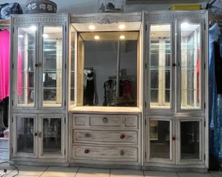GORGEOUS Hutch!