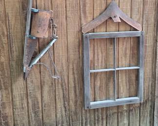Barn or shed primitive decor