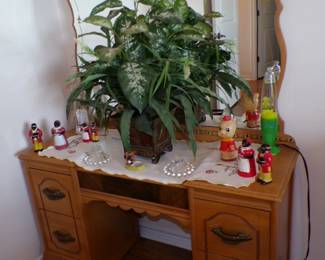 1950's Kneehole Dresser