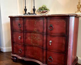 Beautiful vintage-inspired chest!