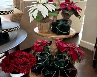 Household decorations and faux plants in excellent condition!