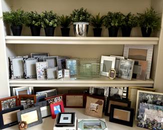 Picture frames in excellent condition!