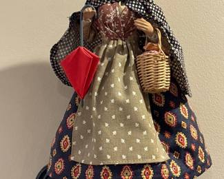 "Old Woman" Santon Figure 