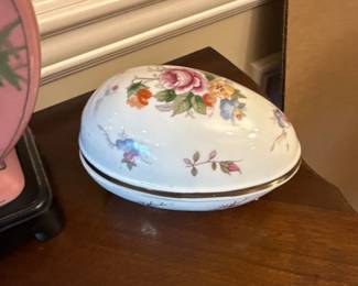 vintage Shackman Porcelain Easter Egg Trinket Holder 