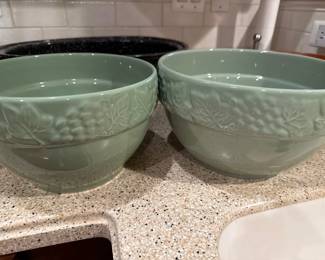 vintage mint green nesting mixing bowl 