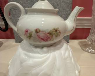 Gibson Pink Floral Rose tea set 