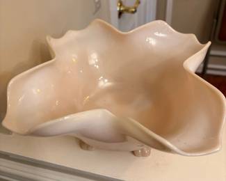 Cambridge Shell Shape footed bowl 