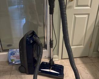 Kenmore Progressive Canister Vacuum 