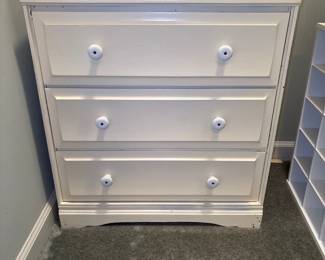 DaVinci Kalani 3 Drawer White Dresser 