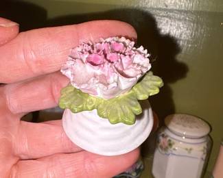 Aynsley Capodimonte style English Fine Bone China Flower Figurine 