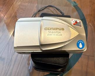 Olympus Stylus Epic Zoom 115 Deluxe Camera 