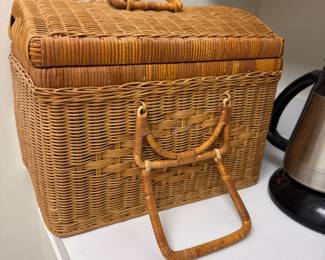 wicker picnic basket 