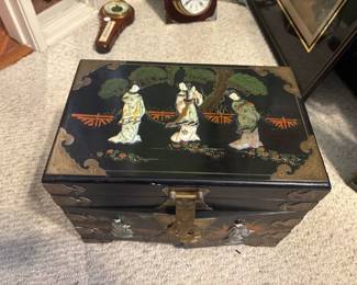 Chinese Vintage High Relief Carved Wood Jewelry Box