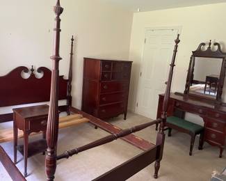 Full size bedroom suit with side table, dresser and vanity