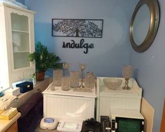 Bathroom furniture and crystal decor