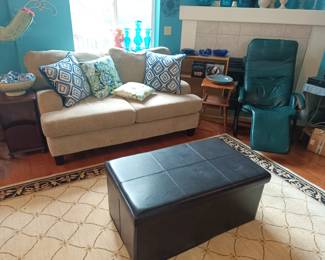 Home decor and rugs. 2 relax the back recliners