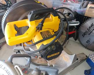 Dewalt mitre saw