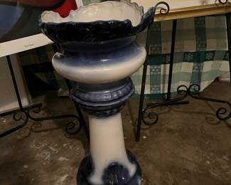 Customized large ceramic bowl on matching separate ceramic pedestal