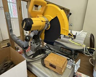 Dewalt Saw