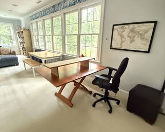 desk , desk chair