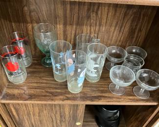 1992 Worlds Fair Glasses - Looney Tunes WB Glasses - Etched Glass Ice Cream Dishes
