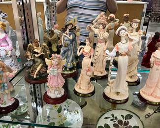 House of Lloyds Giving Angel Figurines