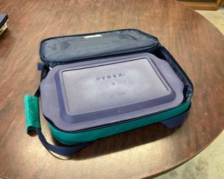 Pyrex Baking Dish w/Lid and Carrying Case