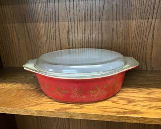 Pyrex Golden Poinsettia Red Christmas Casserole Dish w/Lid