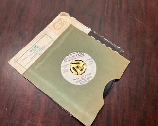 Mama Cass Elliot 45 rpm Record "Blow Me A Kiss"